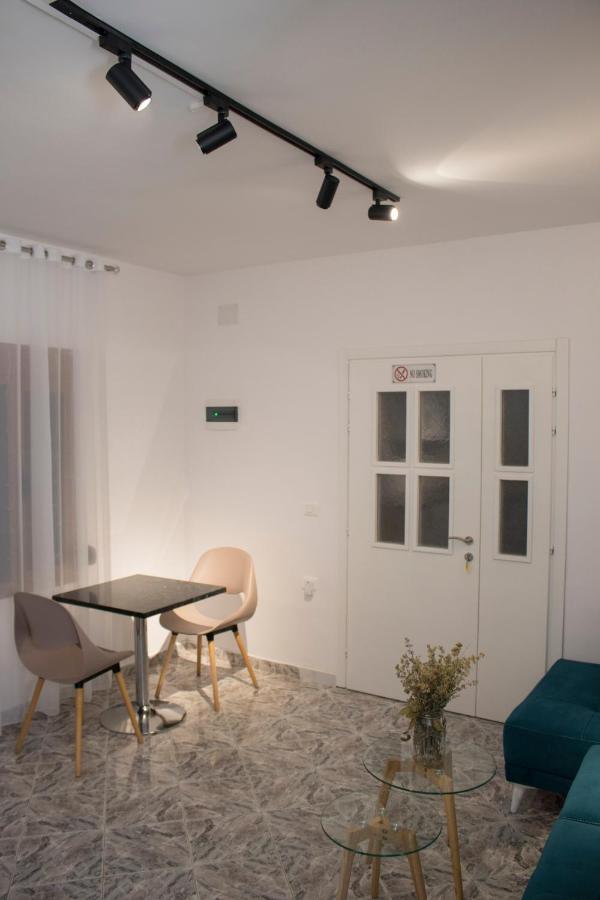 Ferienwohnung Vila Shehaj Luxury Vlorë Exterior foto