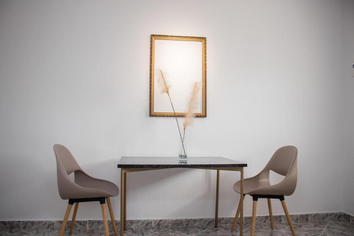 Ferienwohnung Vila Shehaj Luxury Vlorë Exterior foto
